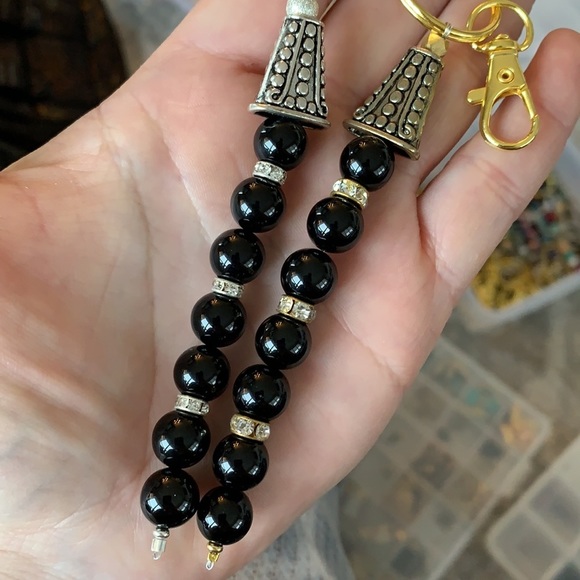 Black agate beaded handmade keychain - Picture 3 of 11